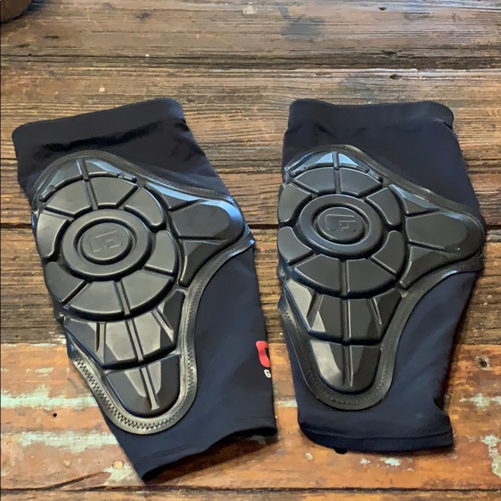 G-Form knee pads